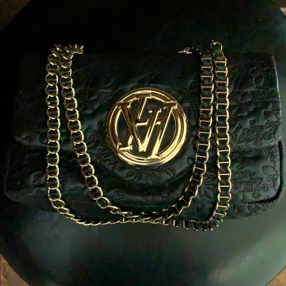 Chanel style Victor Hugo ❤️flap quilted bag black